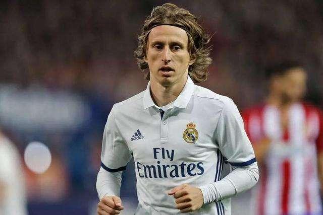 图片报：诺伊尔将根据身体情况决定是否在明年夏天退役