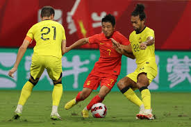 与曼城之间